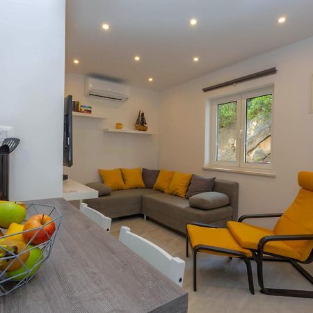 Apartments Tatjana Dominis Đảo Hvar Ngoại thất bức ảnh